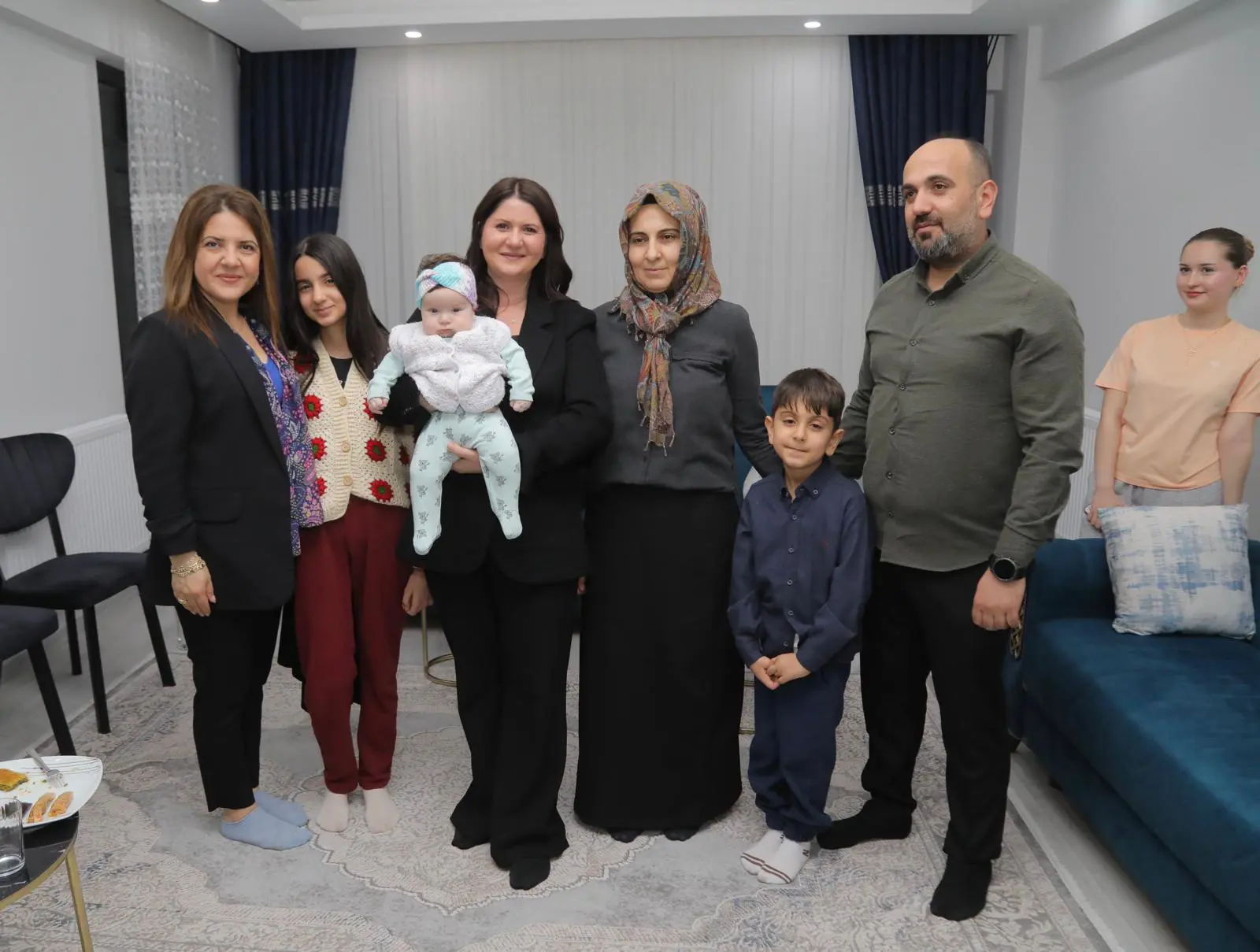 EDİRNE BELEDİYE BAŞKANI FİLİZ GENCAN VATANDAŞLA BULUŞMAYA DEVAM EDİYOR galeri görseli